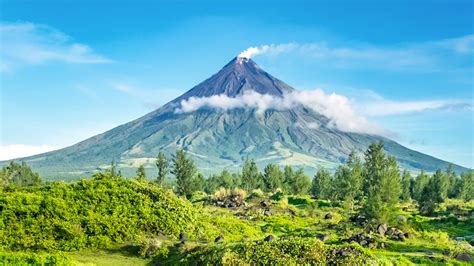 bicol philippines attractions.